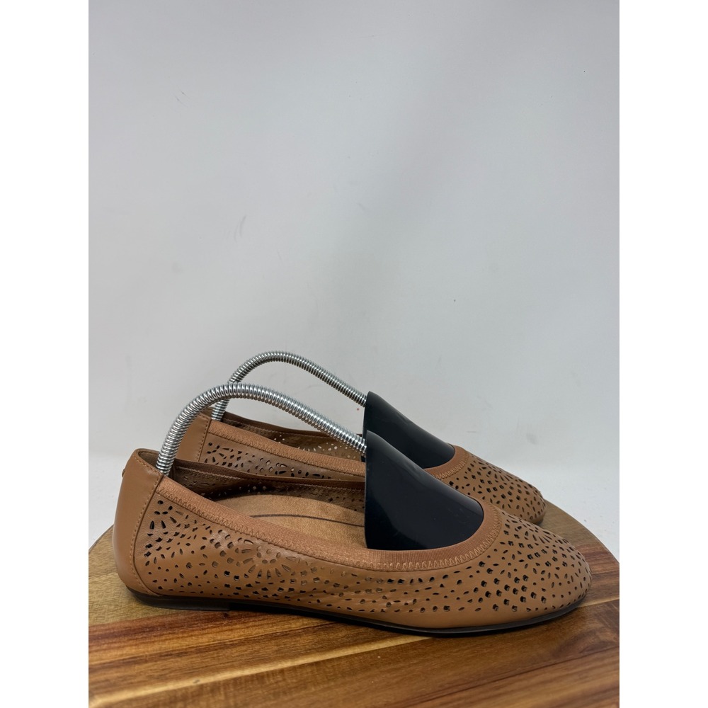 Vionic Robyn Tan Leather Perforated Ballet Flats Orthotic Comfort Shoes 8.5M